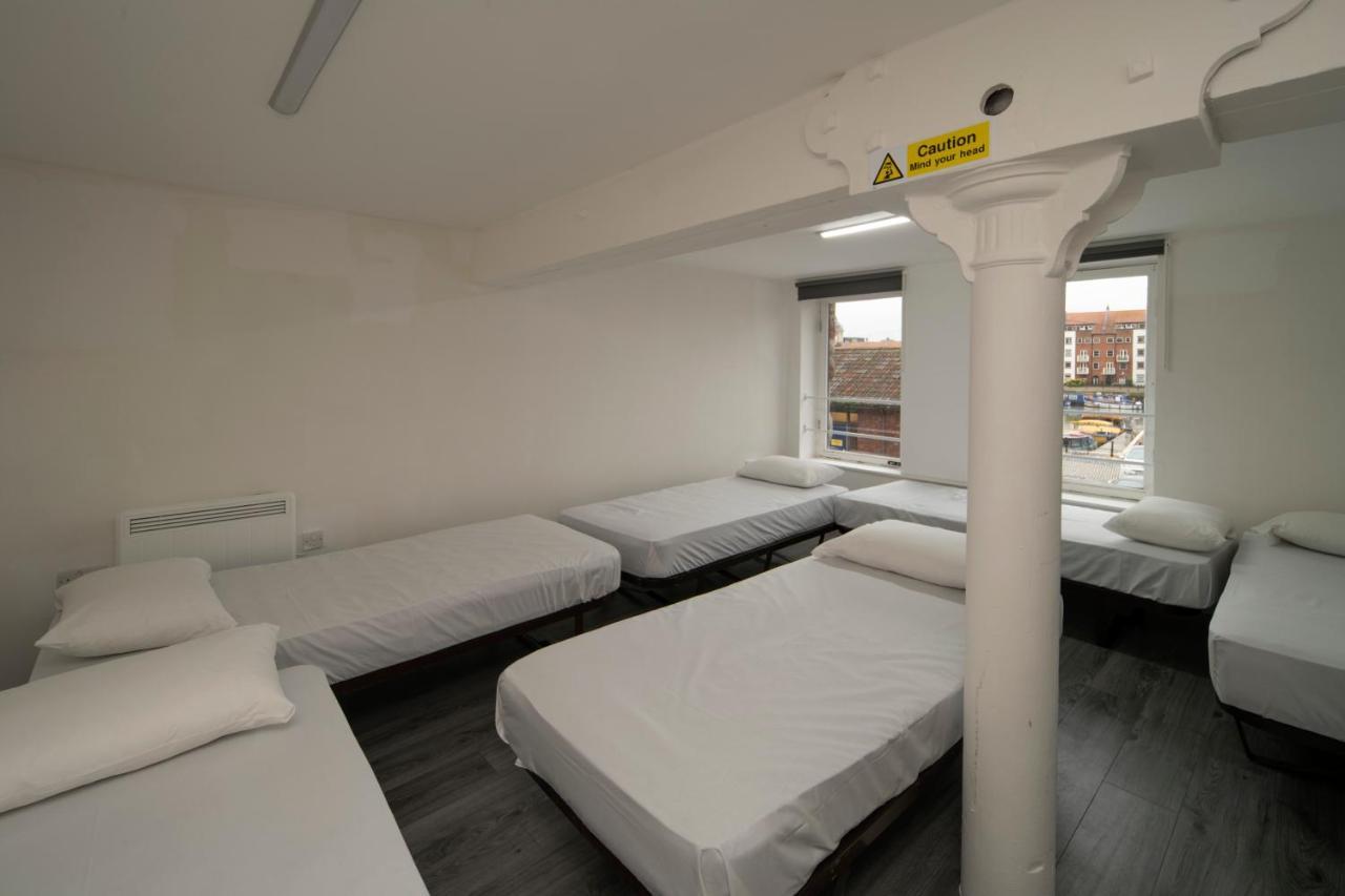 Harbourside Hostel Bristol Extérieur photo